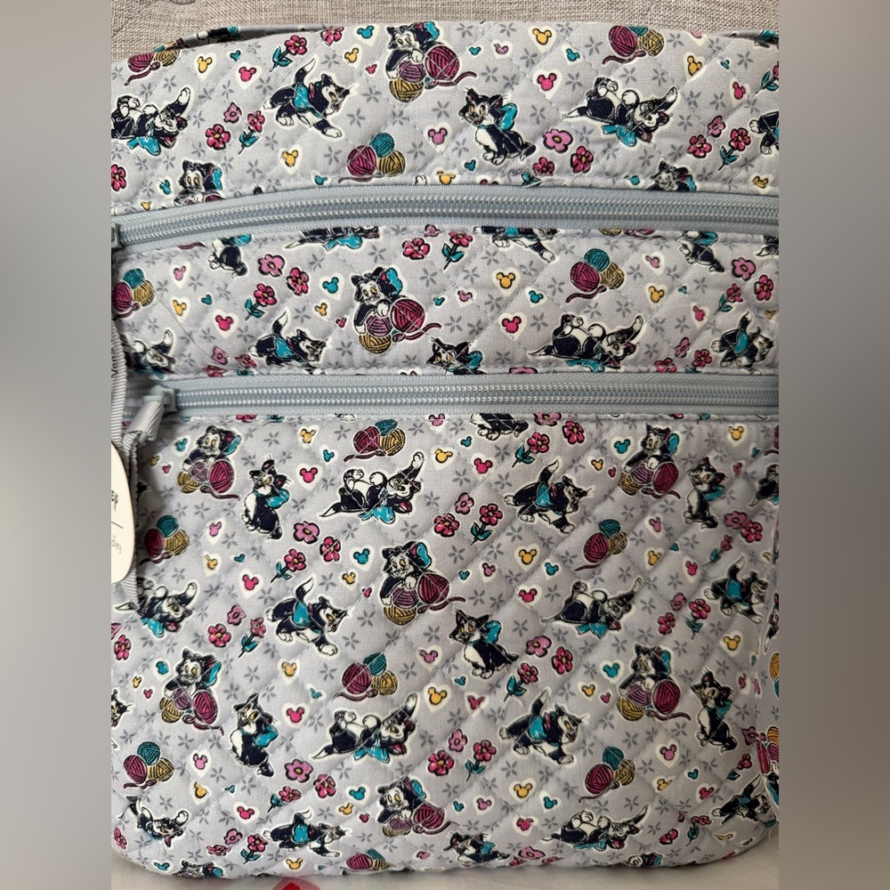 Vera Bradley NWT Figaro cat Disney Triple Zip Hipster
Crossbody - Picture 6 of 13